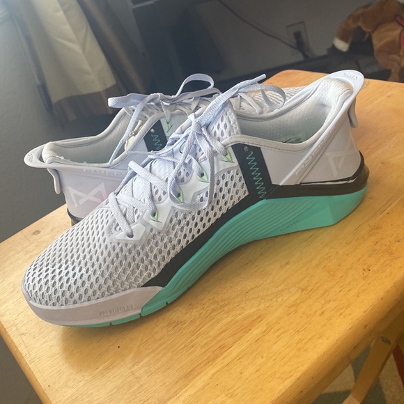 METCON 6 'FOOTBALL GREY JADE' - Picture 2 of 8